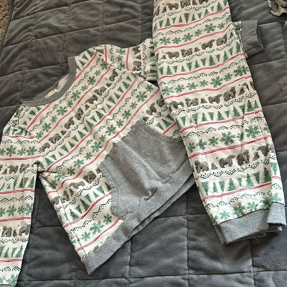 Burt’s Bees sweatsuit